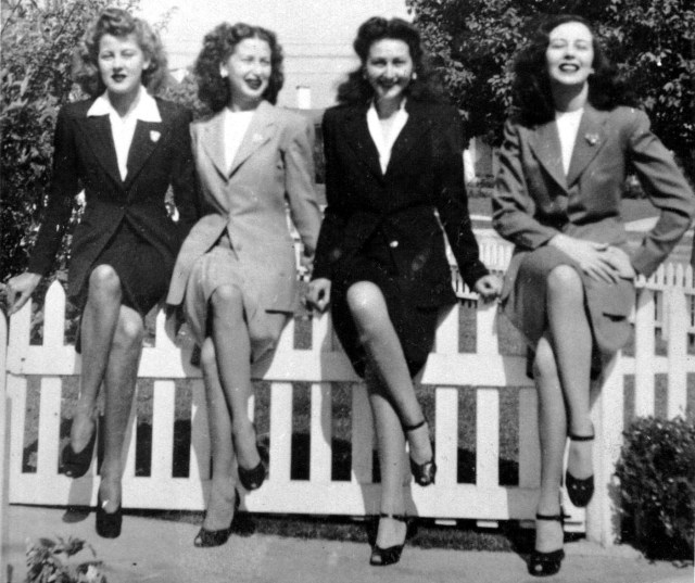 Rosamonds 1942 Lillian, Rosemary, June &amp; Bonnie on Fence 2