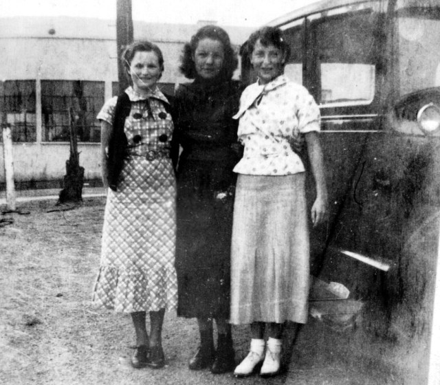 Rosemary 1935 Margaret Manchester (left), Barbara Meeks(cntr