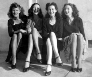 Rosamonds 1942 Lilian, Bonnie, June & Rosemary on Step 1
