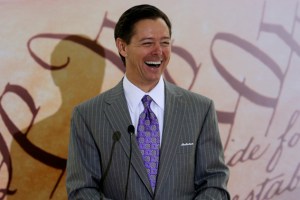 Founder and Chairman of the Faith & Freedom Coalition, Ralph Reed, addresses the Road to Majority Conference Kickoff Luncheon in Washington June 13, 2013. REUTERS/Gary Cameron (UNITED STATES - Tags: POLITICS RELIGION) - RTX10MPC
