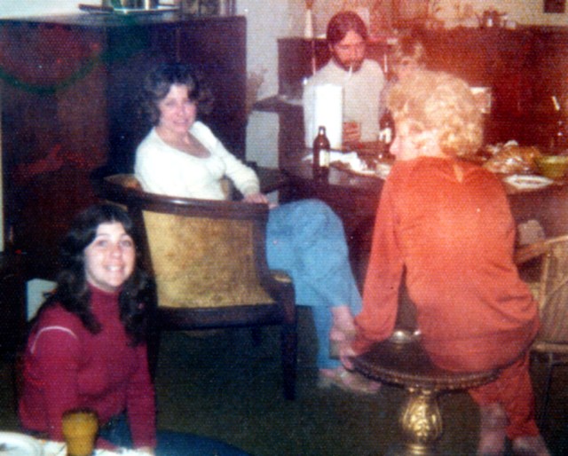 Prescos 1975 Vicki, Christine, Greg & Rosemary