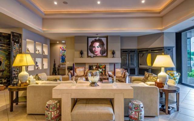 Elizabeth+Taylor+lounge