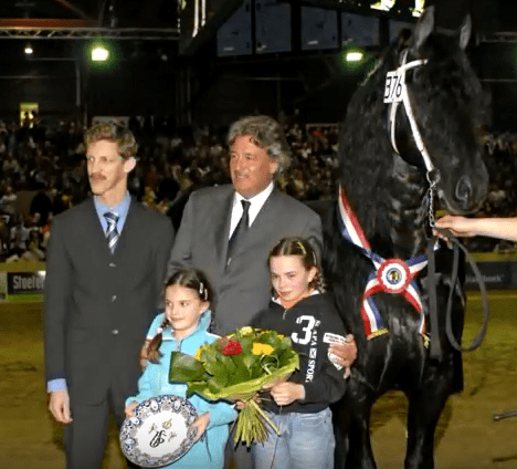 This image has an empty alt attribute; its file name is cees-7.png