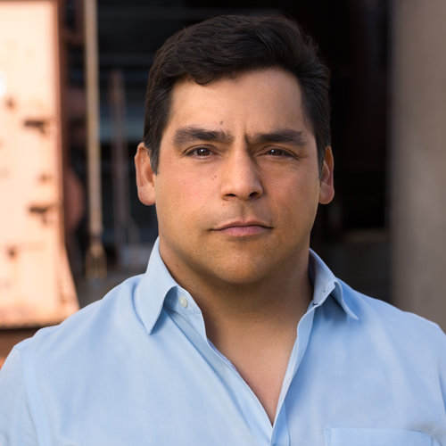 Enrique_Landa_Headshot_17M4161_SQ1.jpg